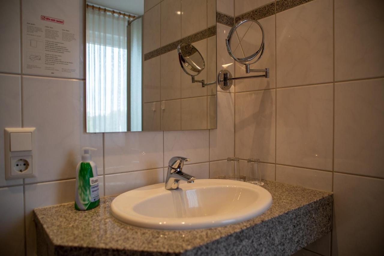 Hotel Waldfrieden Emmelshausen Luaran gambar